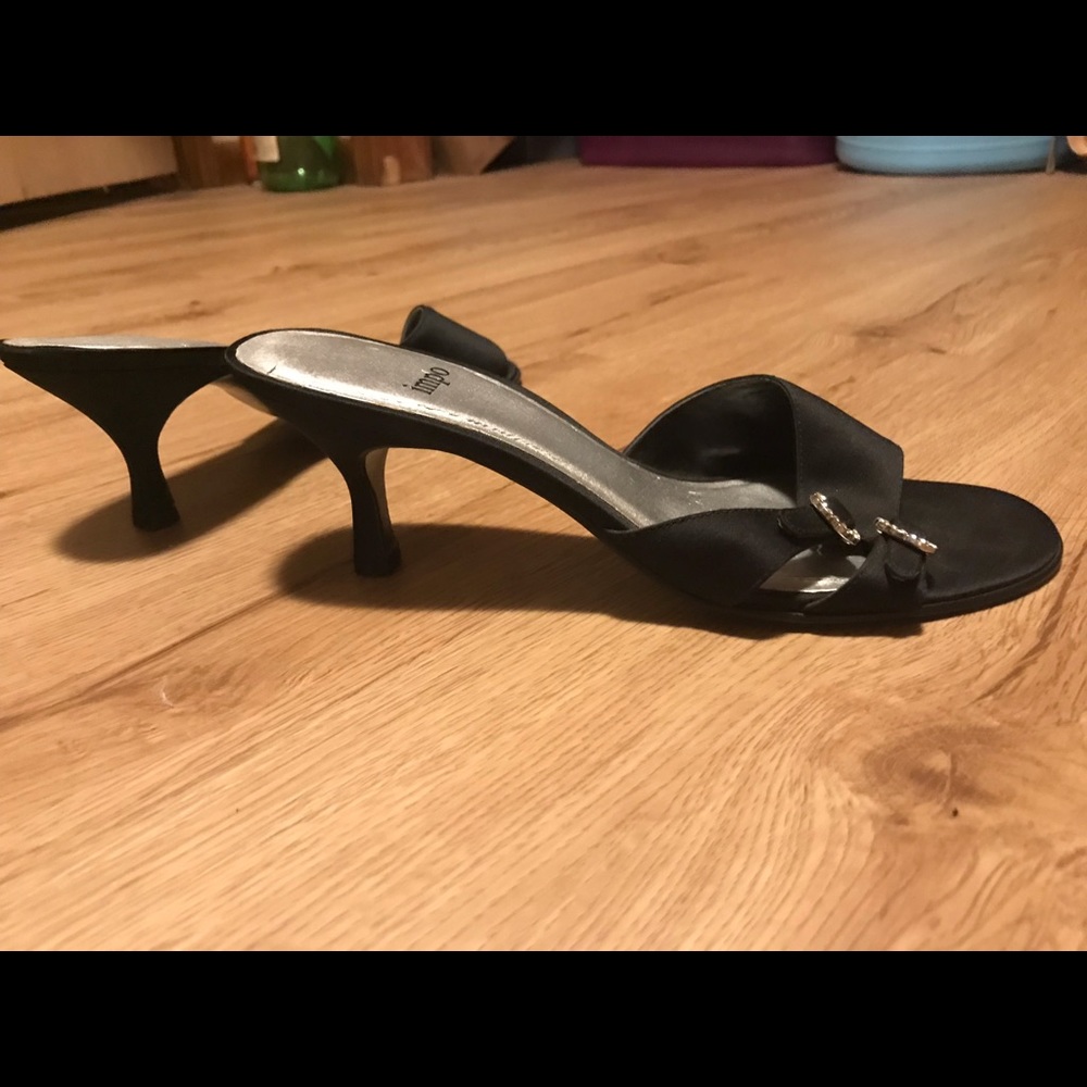 Shoes - Picture 2 of 6